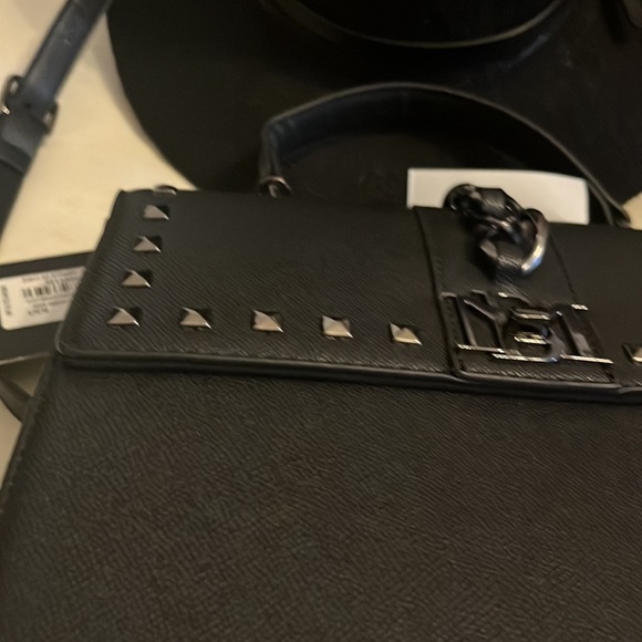 BADGLEY MISCHKA Black Crossbody Bag with Leather lock.. Chain and stud design. - Picture 5 of 6